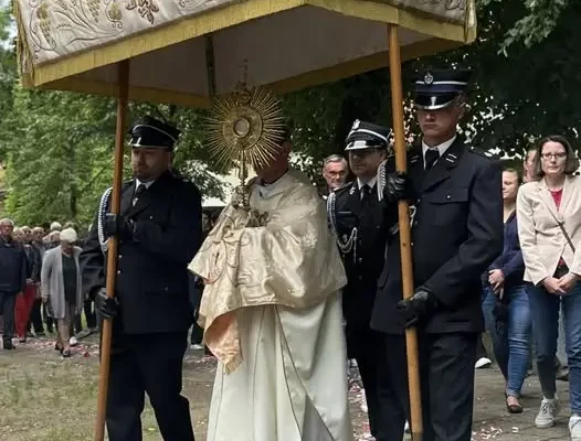 Druhowie OSP Klęka uczestniczyli w Oktawie Bożego Ciała w Nowym Mieście nad Wartą