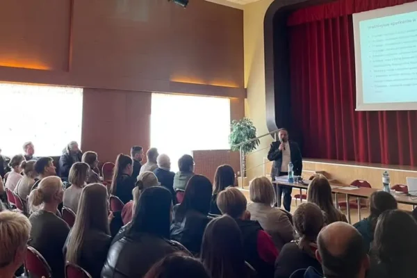 Debata o przyszłości szkoły w Klęce. Czy kompromis jest możliwy?