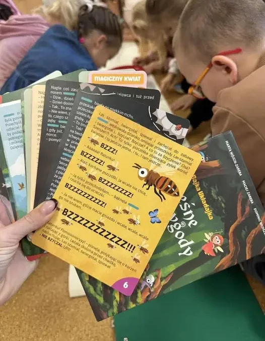 Wakacyjne marzenia i bezpieczny wypoczynek – ostatnie zajęcia w bibliotece