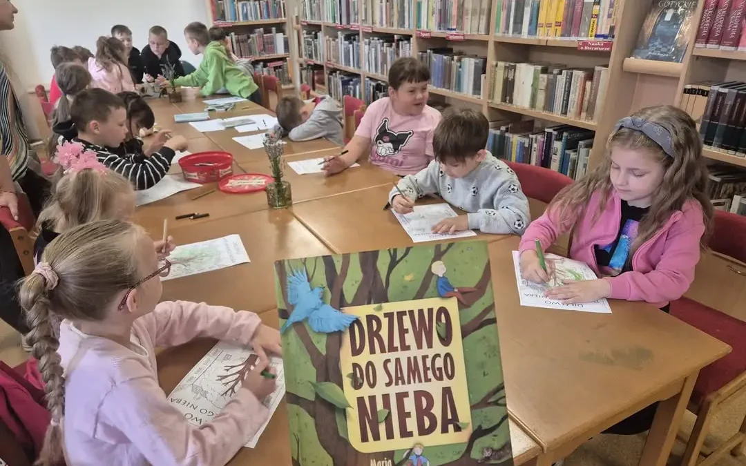 Uczniowie z Nowego Miasta nad Wartą odkrywali „Drzewo do samego nieba”