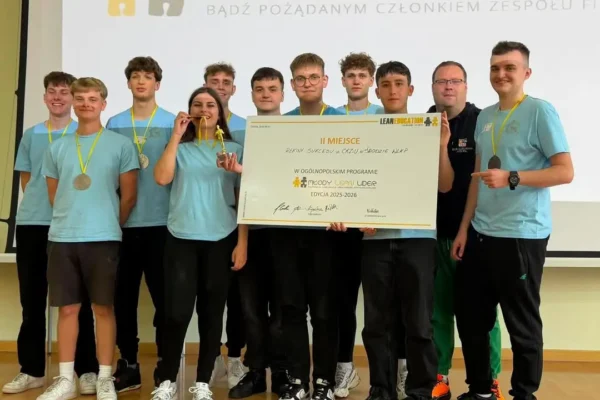 Uczniowie Hipolit CKZiU w Środzie Wielkopolskiej wicemistrzami konkursu „Młody Lean Lider”