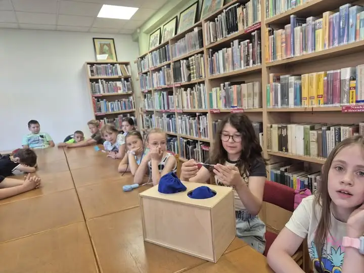 Lekcja biblioteczna w Nowym Mieście nad Wartą – podróż przez lektury klas 1-3