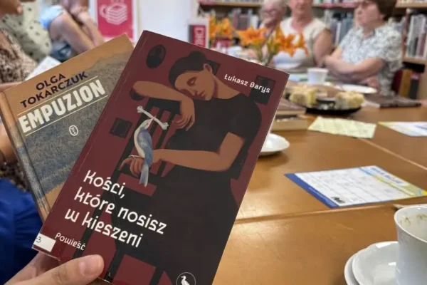 Dyskusyjne Kluby Książki: refleksje nad „Kośćmi” Barysa i „Empuzjonem” Tokarczuk