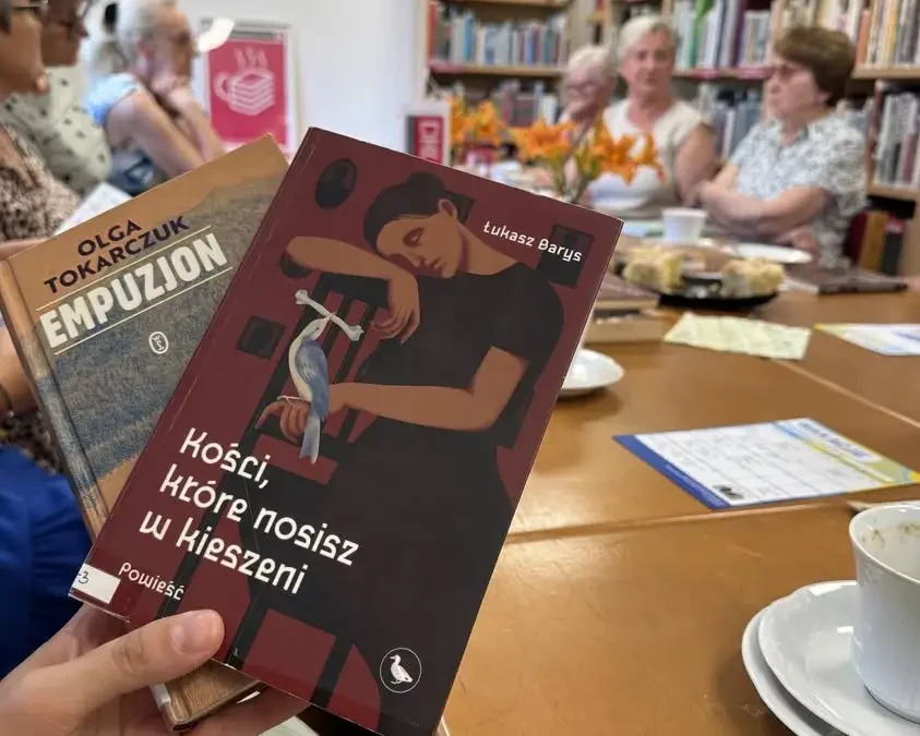 Dyskusyjne Kluby Książki: refleksje nad „Kośćmi” Barysa i „Empuzjonem” Tokarczuk