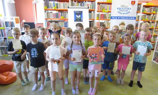 Dzień Dziecka w bibliotece w Pięczkowie – czytanie i integracja