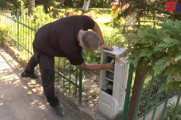 Nowe szafki podlicznikowe i liczniki prądu na ogródkach działkowych w Środzie