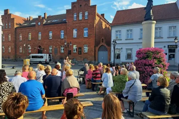 Opera i operetka na Starym Rynku w Środzie Wielkopolskiej – koncert, który połączył pokolenia