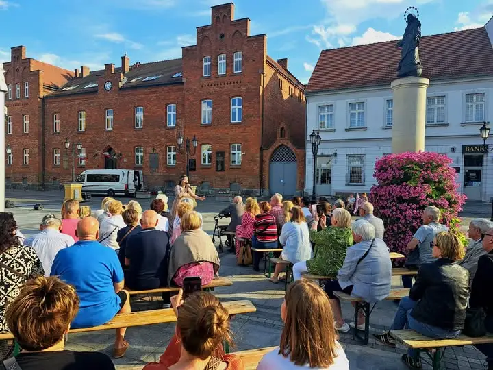 Opera i operetka na Starym Rynku w Środzie Wielkopolskiej – koncert, który połączył pokolenia