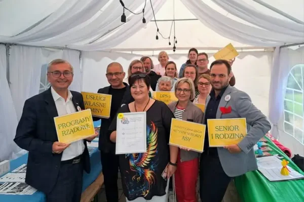 Piknik integracyjny w Środzie Wielkopolskiej: edukacja i integracja międzypokoleniowa