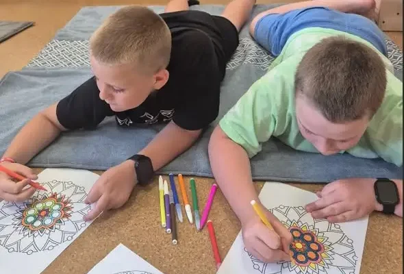 Relaksacyjne popołudnie w bibliotece – mandale, peelingi i kule do kąpieli