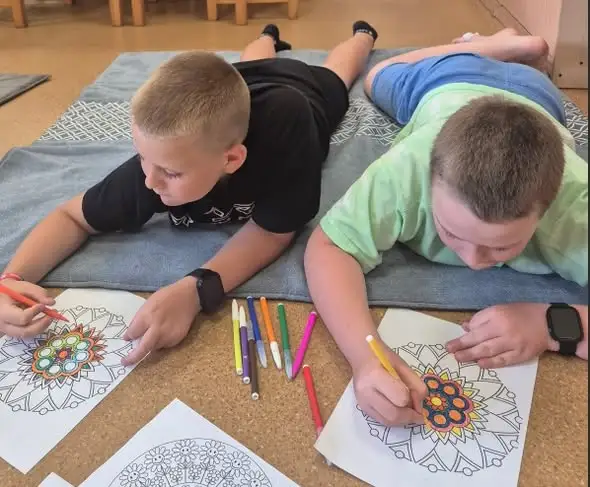 Relaksacyjne popołudnie w bibliotece – mandale, peelingi i kule do kąpieli