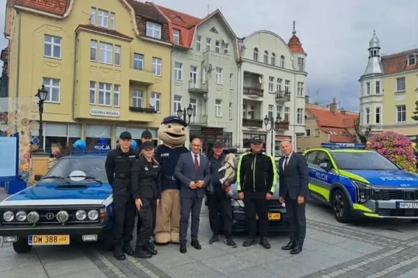 Święto Policji w Środzie Wielkopolskiej – podziękowania i awanse w 100-lecie dzielnicowych