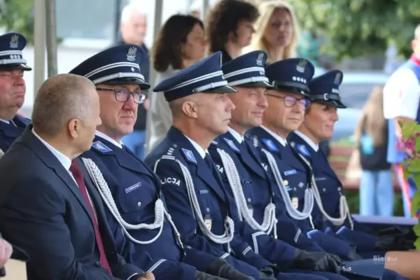 Święto Policji w Środzie Wielkopolskiej – awanse i medale dla funkcjonariuszy