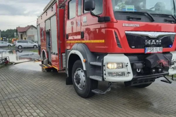OSP Nowe Miasto nad Wartą interweniowało przy zalanej ulicy