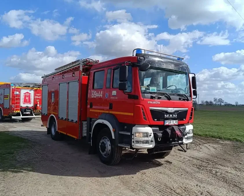 Pożar ścierniska i zboża w Michałowie – strażacy walczyli z ogniem