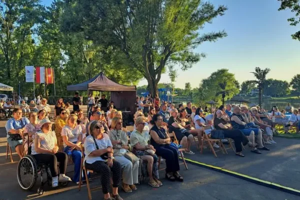 Koncert „W 80 minut dookoła świata” nad jeziorem średzkim – muzyczna podróż bez granic