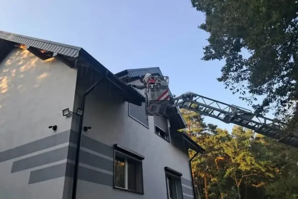 OSP Witowo i Pięczkowo usunęły gniazdo szerszeni w Witowie