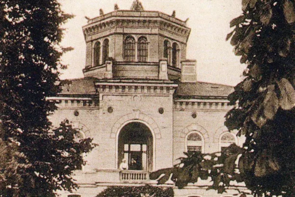 Niedziela z Questami: Spacer przez historię w Klęce