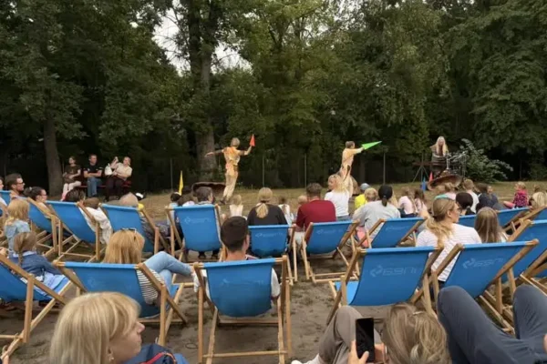 Ptasi świat w amfiteatrze w Zaniemyślu – relacja z wyjątkowego spektaklu