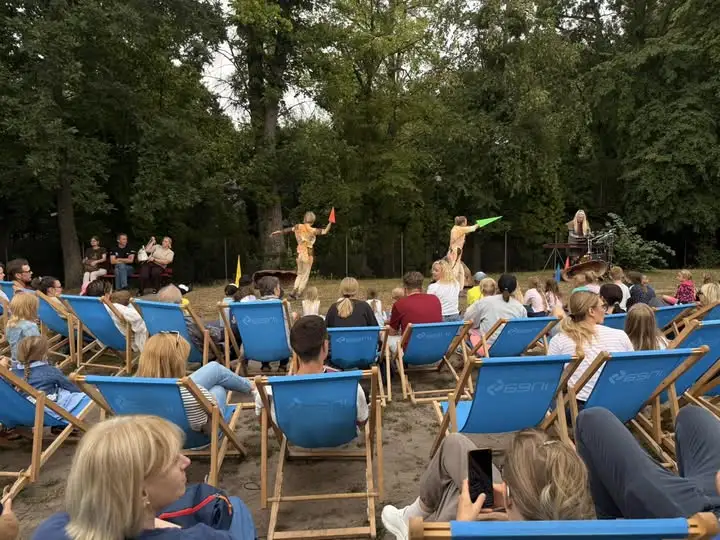 Ptasi świat w amfiteatrze w Zaniemyślu – relacja z wyjątkowego spektaklu