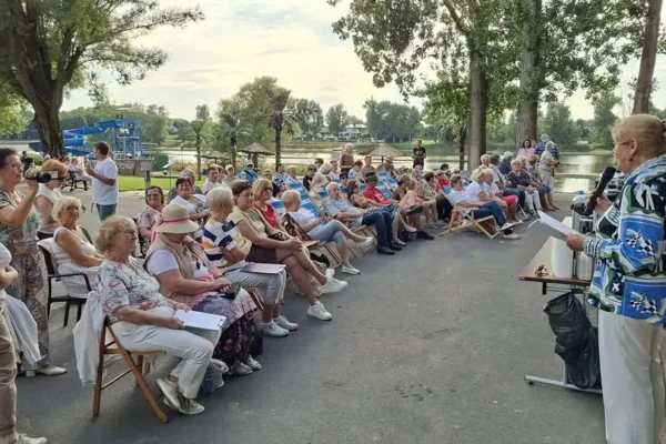 Piknik z gwarą wielkopolską nad Jeziorem Średzkim – święto tradycji i zabawy