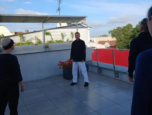 Tai Chi w bibliotece: letnie spotkania zakończone, jesienne przed nami