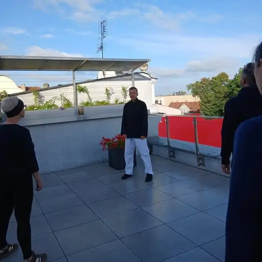 Tai Chi w bibliotece: letnie spotkania zakończone, jesienne przed nami