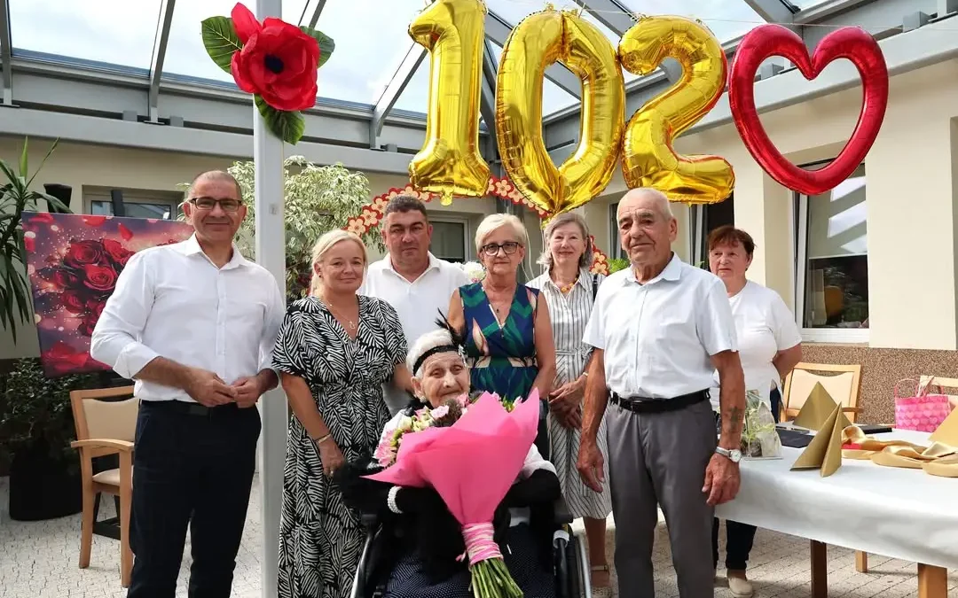 102. urodziny Pani Benigny Stefańskiej – wzruszająca wizyta w Domu Seniora w Jarosławcu