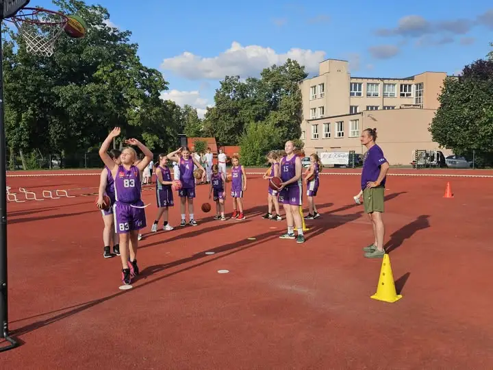 Sportowy Piknik Rodzinny na stadionie w Środzie – sprawdź, która dyscyplina jest dla Ciebie