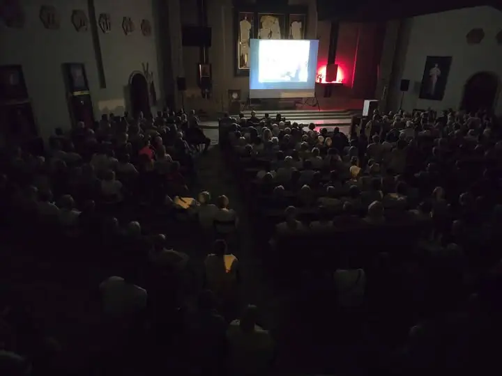Premiera filmu „Nie tylko mury” w Środzie Wlkp. – wspólnota parafialna w centrum wydarzenia