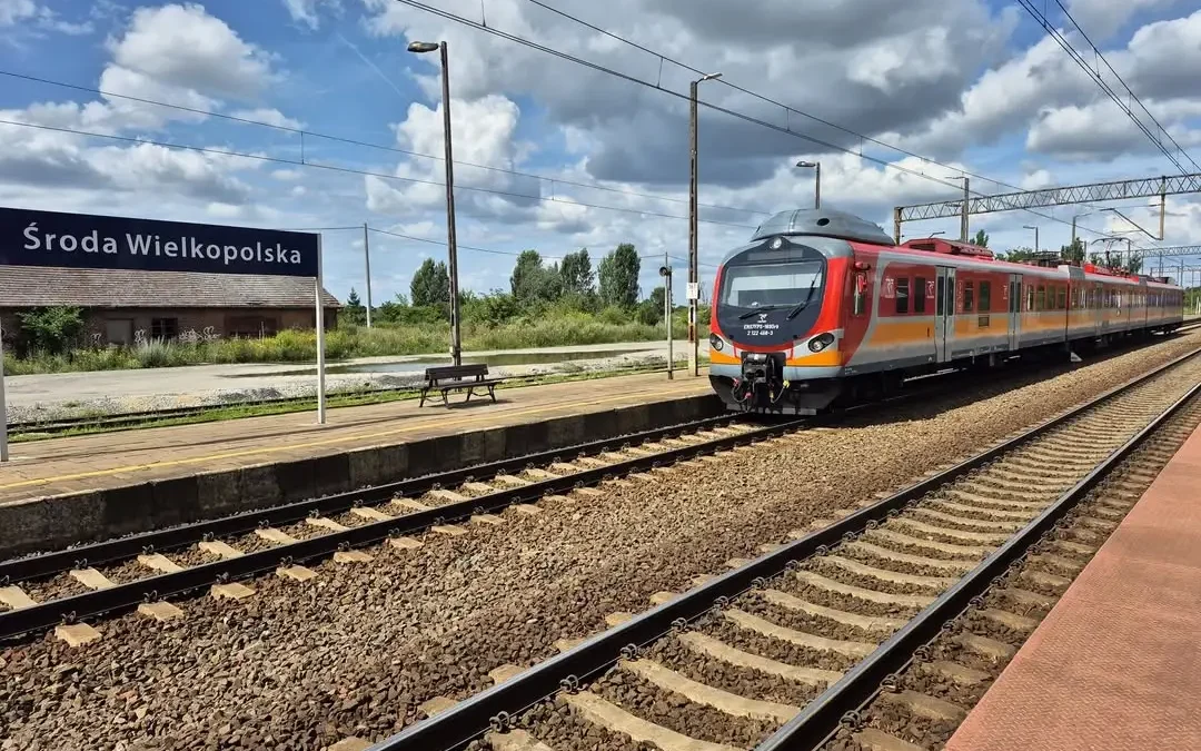 Ruszyła przebudowa peronu nr 2 w Środzie Wielkopolskiej – wyższy standard podróży