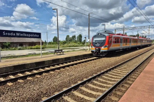 Ruszyła przebudowa peronu nr 2 w Środzie Wielkopolskiej – wyższy standard podróży