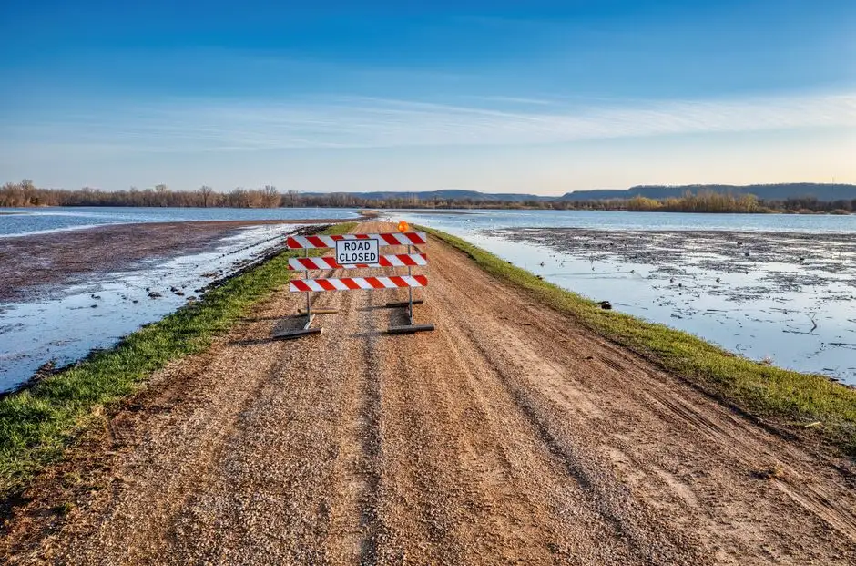 Ostrzeżenie hydrologiczne dla powiatu średzkiego: możliwe gwałtowne wzrosty stanów wody