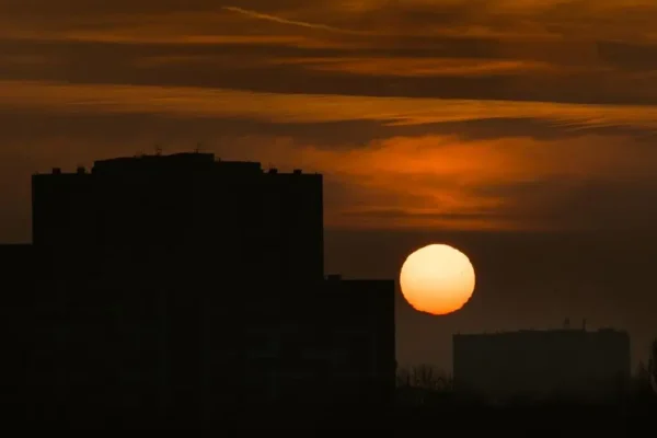 IMGW ostrzega przed upałem w powiecie średzkim – nawet 35°C