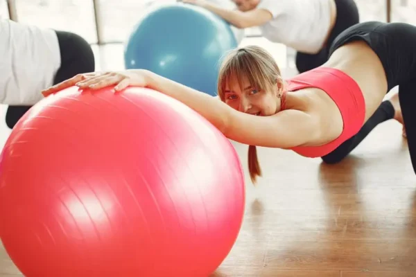 Zdrowe plecy po wakacjach – Active Academy Zaniemyśl wznawia zajęcia
