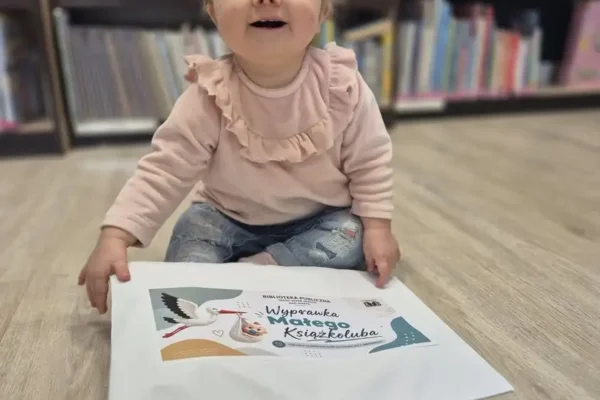 Agatka nową Małą Książkolubką w bibliotece w Nowym Mieście nad Wartą