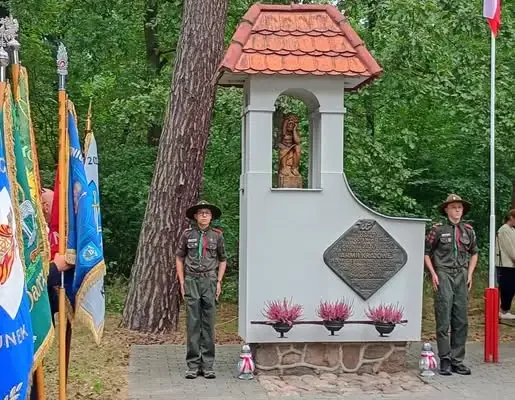 Janowo: hołd dla bohaterów alianckiego zrzutu z 1943 roku