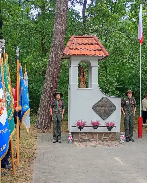 Janowo: hołd dla bohaterów alianckiego zrzutu z 1943 roku