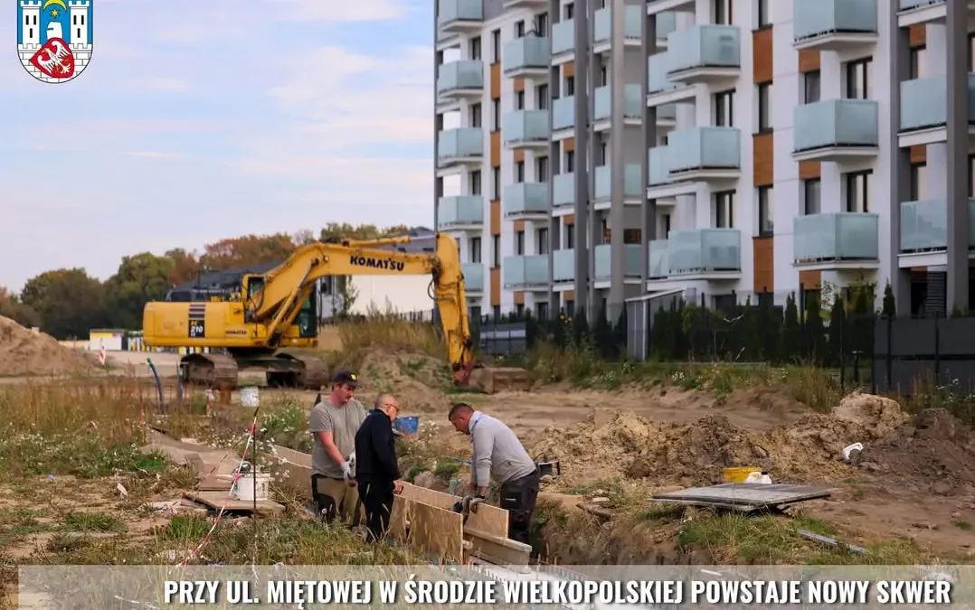 Nowy skwer przy ul. Miętowej w Środzie Wielkopolskiej – zieleń, woda i strefa rekreacji