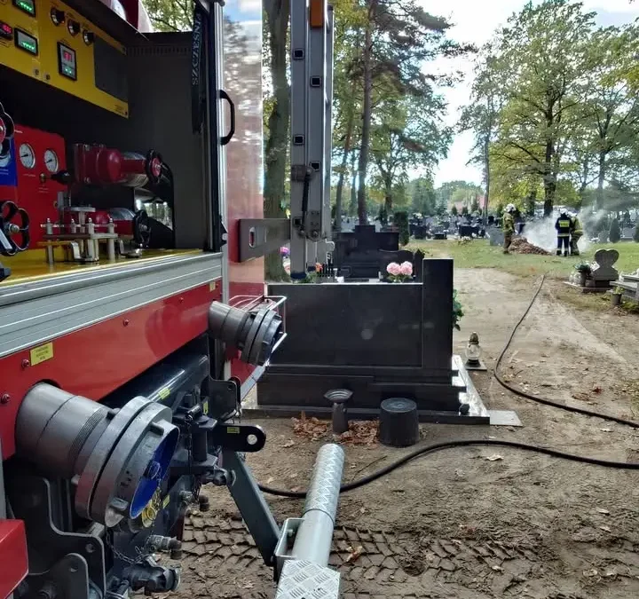 Dwa zdarzenia w gminie Zaniemyśl: czujka w kościele i pożar na cmentarzu