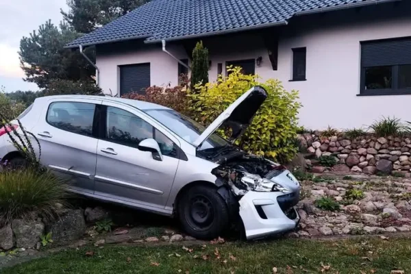 Poranne zdarzenie drogowe w Boguszynku – interwencja OSP Nowe Miasto nad Wartą