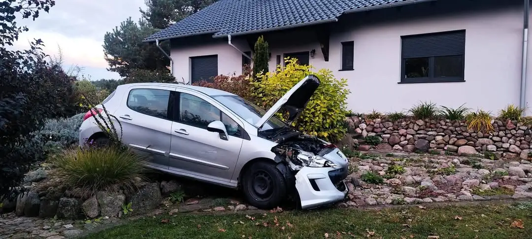Poranne zdarzenie drogowe w Boguszynku – interwencja OSP Nowe Miasto nad Wartą