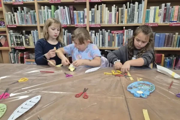 Warsztaty modelarskie w bibliotece w Nowym Mieście nad Wartą