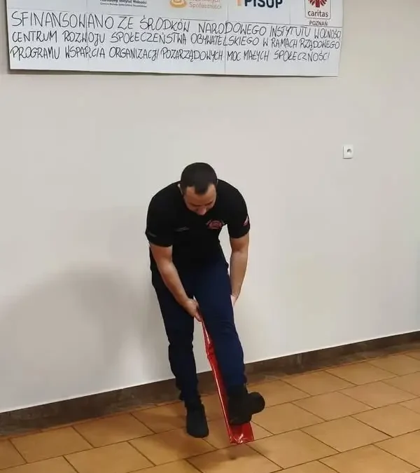 Szkolenie z pierwszej pomocy i AED w Wolicy Pustej – 35 osób zdobyło praktyczne umiejętności