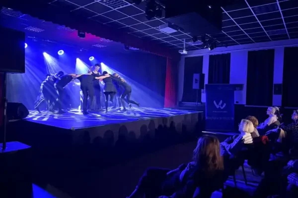 „Dziady cz. II” na scenie w Zaniemyślu – owacje na stojąco po spektaklu