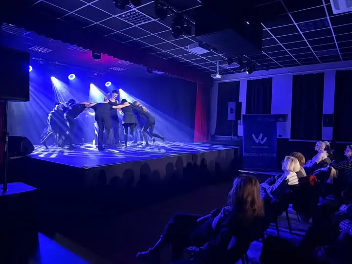„Dziady cz. II” na scenie w Zaniemyślu – owacje na stojąco po spektaklu