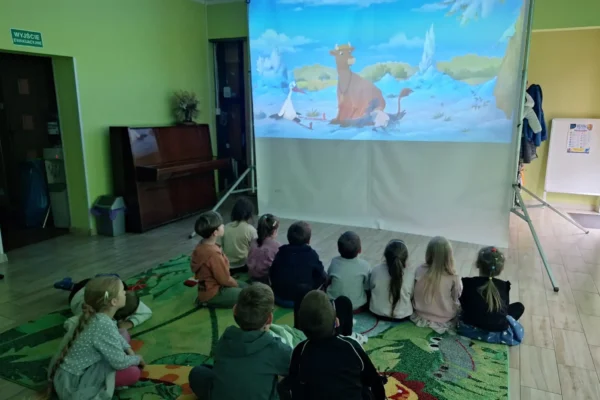 Krzykosy: Biblioteka zaprosiła dzieci na seans filmu o Mamie Mu